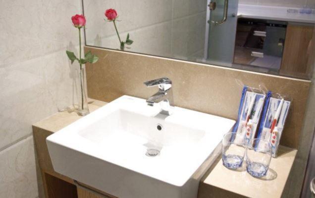 Чжучжоу: Zhuzhou Chengshi Qingnian Apartment