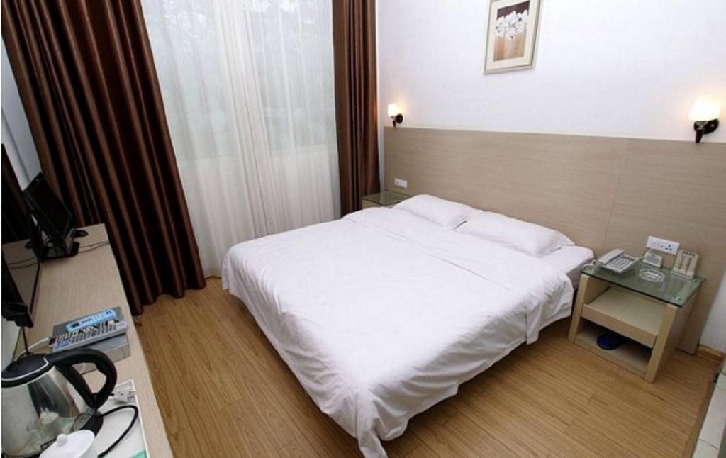 Гуйлинь: Penglai Business Hotel