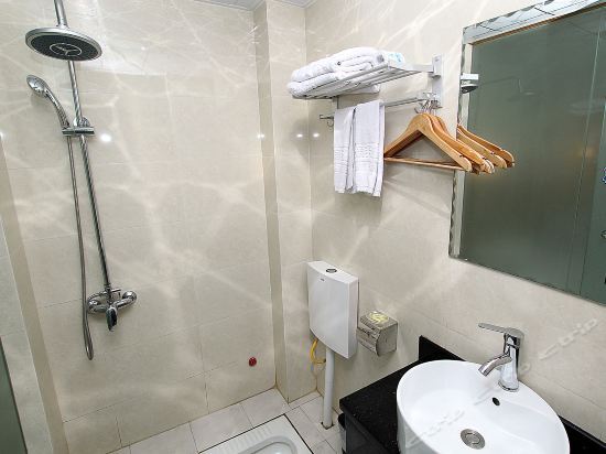 Гуйлинь: Penglai Business Hotel