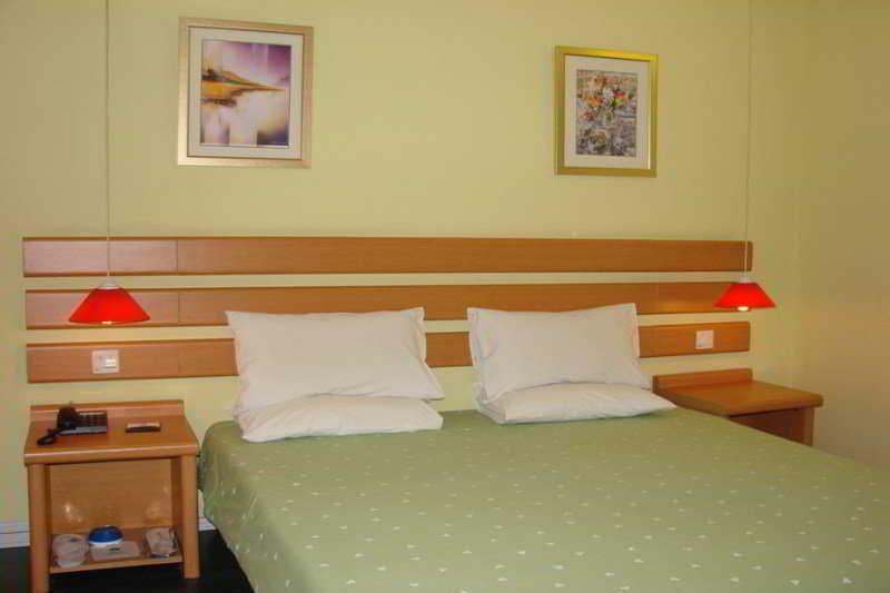 Шанхай: Home Inn Shanghai XuJiaHui