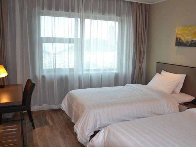 Далянь: Home Inn Plus