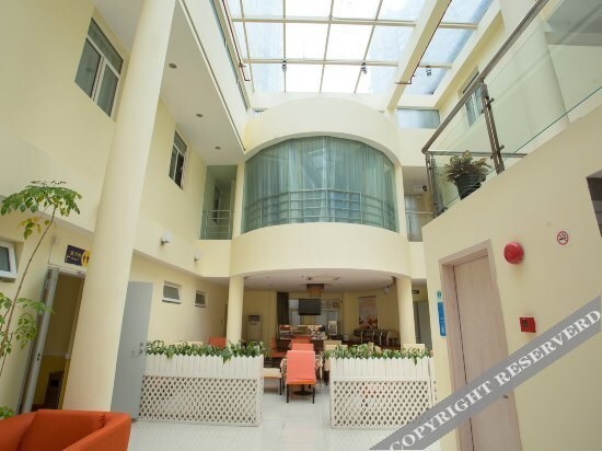 Шанхай: Home Inn Plus Shanghai West Yan'An Road