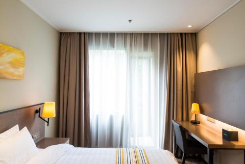 Шанхай: Home Inn Plus Shanghai Pudong Airport Chuangsha Metro Station