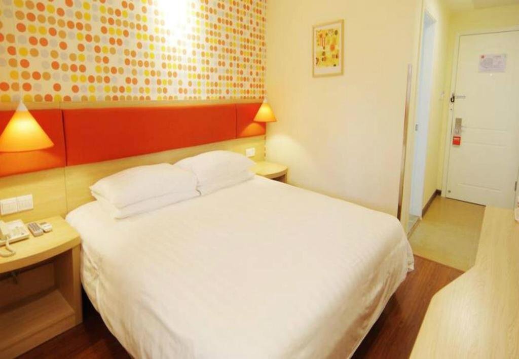 Наньнин: Home Inn Nanning Railway Station