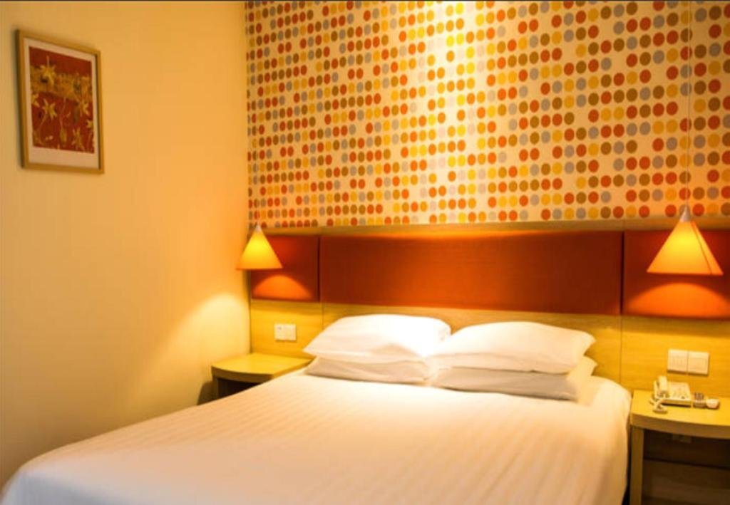 Наньнин: Home Inn Nanning Railway Station