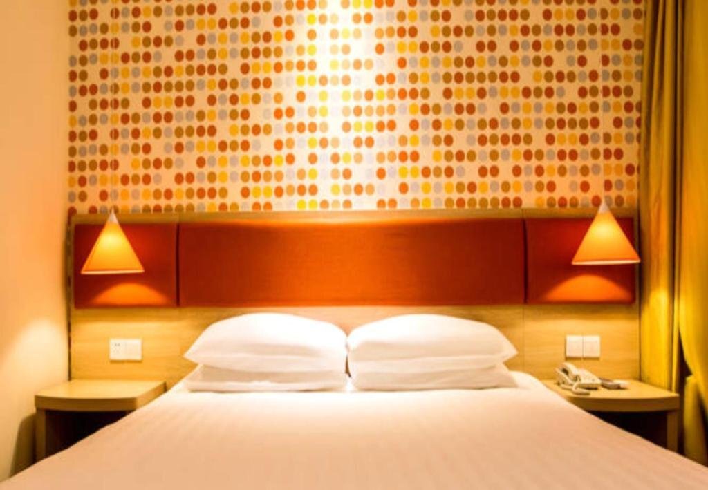 Наньнин: Home Inn Nanning Railway Station