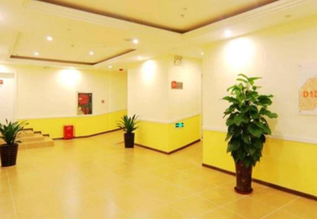 Наньнин: Home Inn Nanning Railway Station