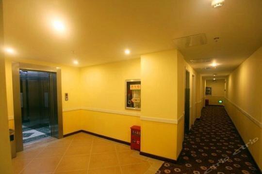 Наньчан: Home Inn Nanchang Jinggangshan Avenue Xinxiqiao Carrefour