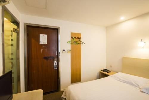 Ханчжоу: Motel Hangzhou Wulin Square Metro Station
