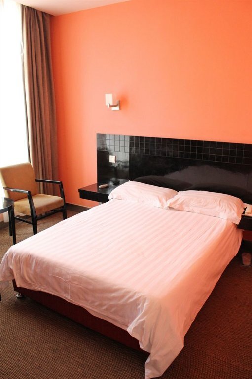 Шанхай: Home Inn Selected Shanghai North Bund