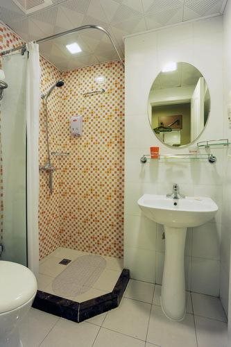Шанхай: Motel 168 Si Ping Road Inn