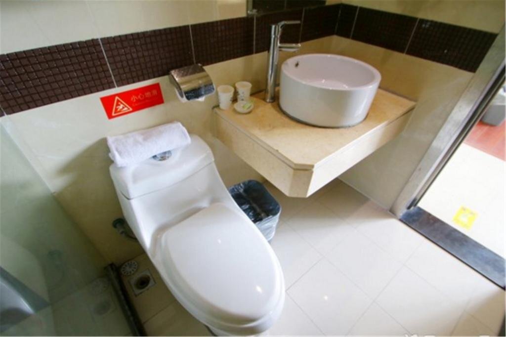 Шанхай: Motel Shanghai Minhang Development Zone Beiqiao Metro Station