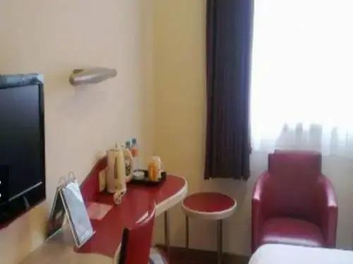 Шанхай: Motel Shanghai Jiuting Street