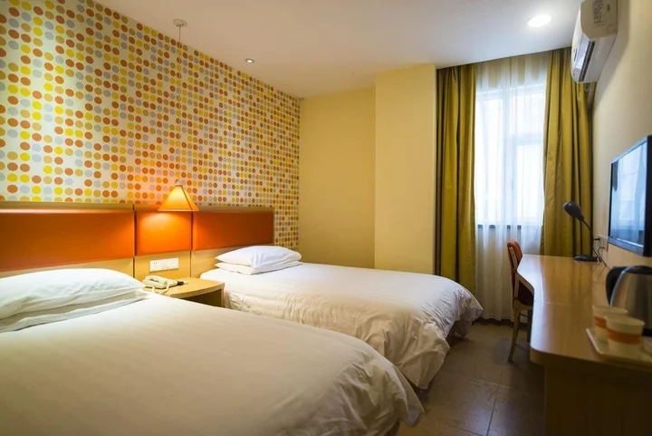 Харбин: Home Inn Harbin Kaide Plaza Xufu Road Metro Station