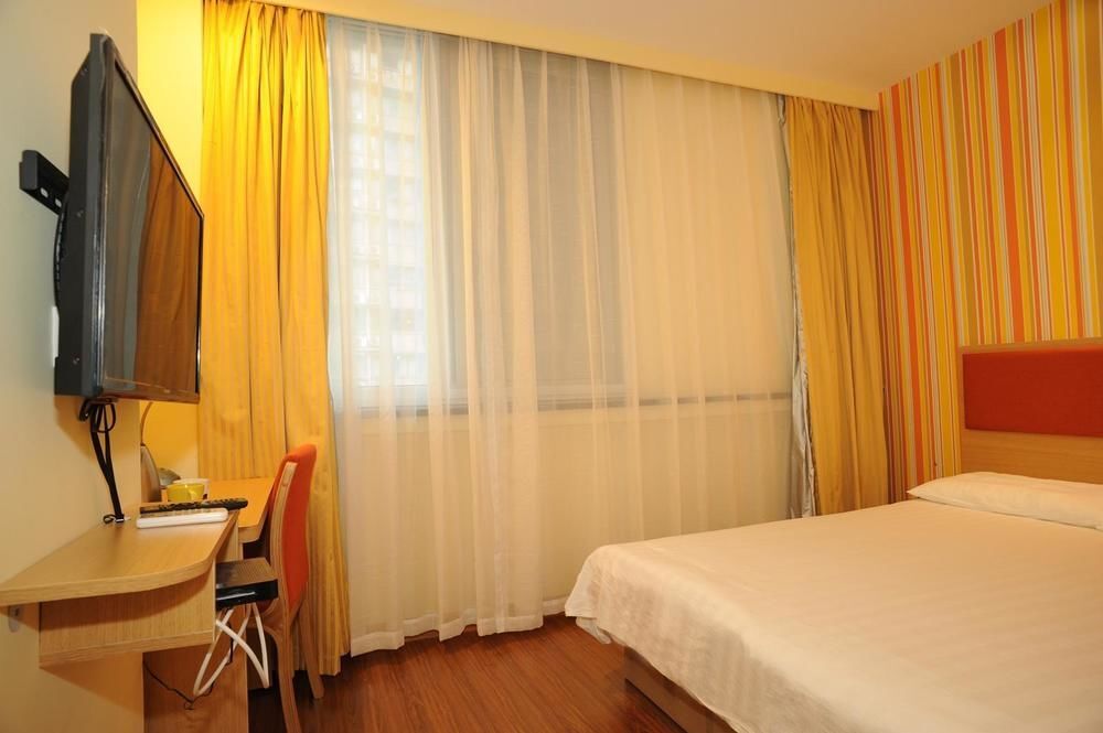 Ханчжоу: Home Inn Selected Hangzhou West Lake Wulin Square Center