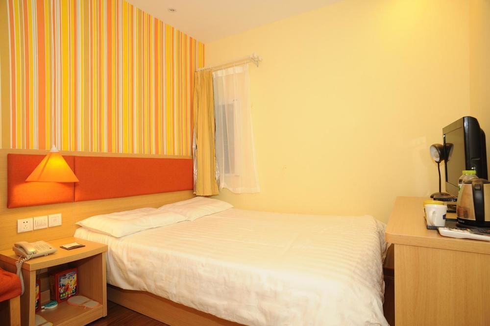 Ханчжоу: Home Inn Selected Hangzhou West Lake Wulin Square Center