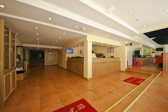 Фучжоу: Home Inn Fuzhou Wusi Road Wenquan