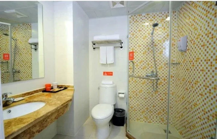 Хэфэй: Home Inn Hefei Huangshan Road Land Force Officer Military School