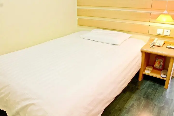 Хэфэй: Home Inn Hefei Huangshan Road Land Force Officer Military School
