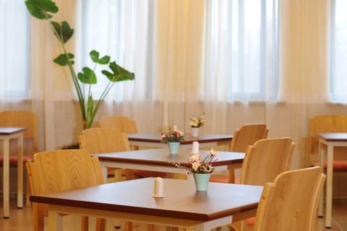 Цзинин: Home Inn Jining Jiaxiang Coach Station