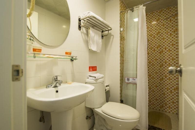 Шанхай: Home Inn (Shanghai Railway Station North Square Pushan Road)