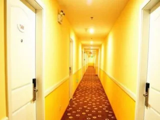 Шанхай: Home Inns Shanghai Fengxian Nanqiao