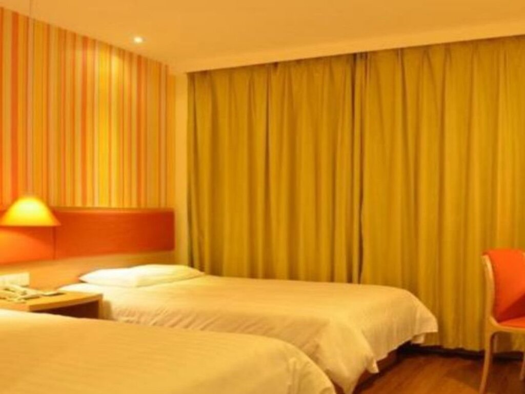 Шанхай: Home Inns Shanghai Fengxian Nanqiao