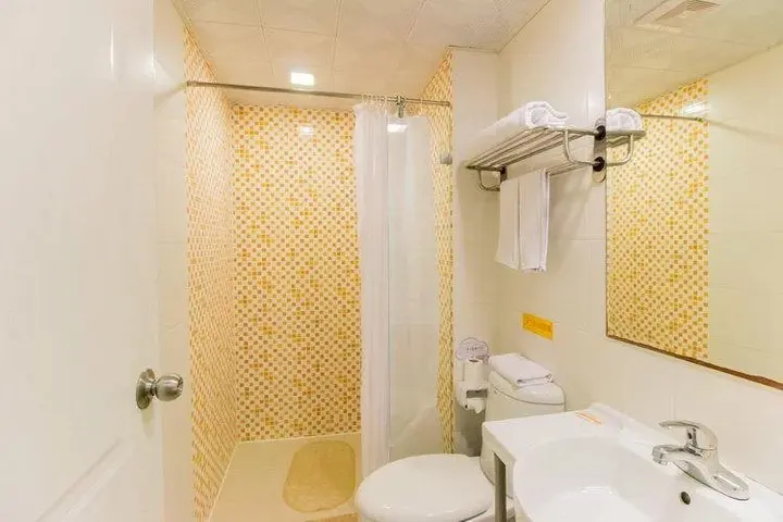 Шанхай: Home Inn Shanghai Jiading Passenger Transportation Centre Metro West Station
