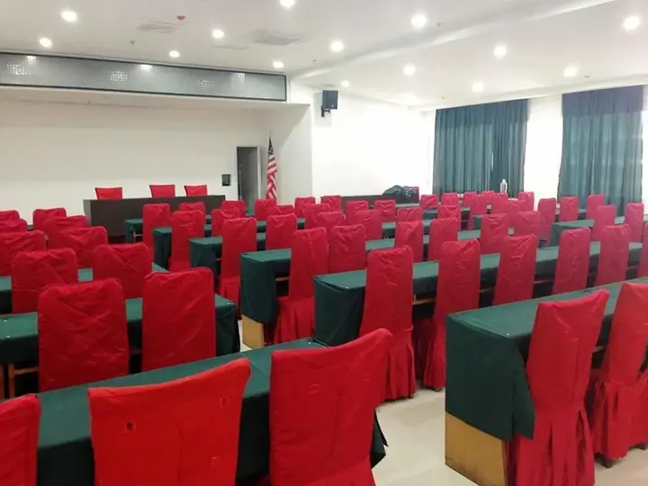 Чунцин: Home Inn Chongqing Nanping Pedestrian Street