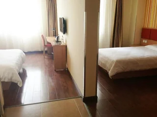 Чунцин: Home Inn Chongqing Nanping Pedestrian Street