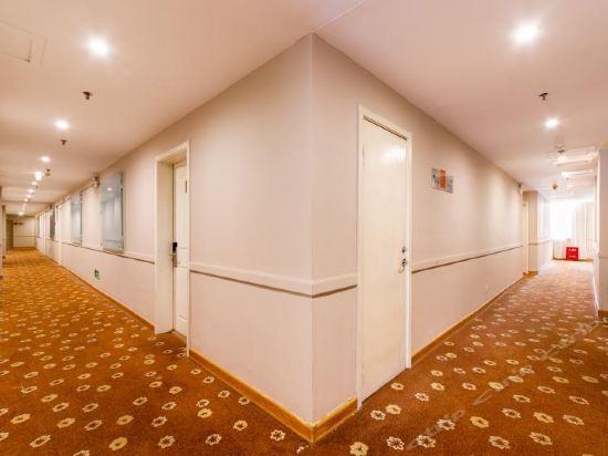 Шэньян: Home Inn Shenyang Tiexi Plaza Metro Station