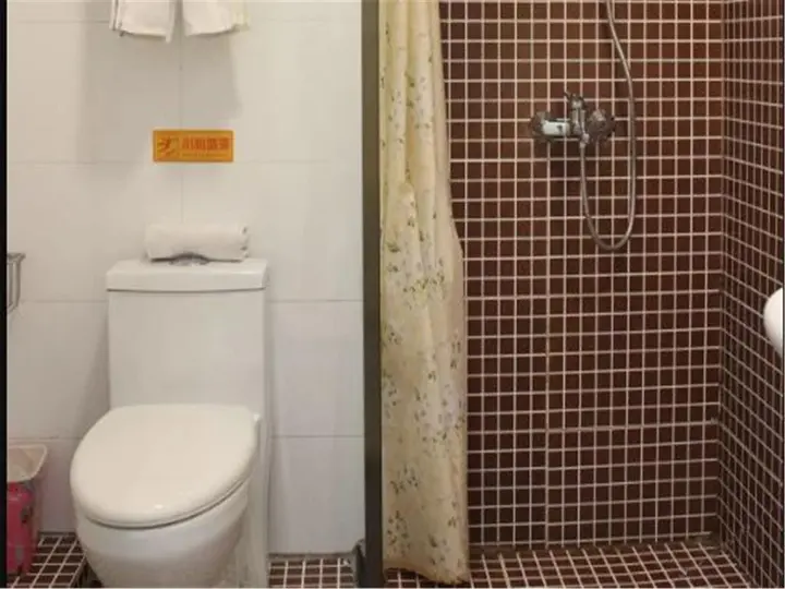 Шэньян: Home Inn Shenyang Shenbei University Town Normal University