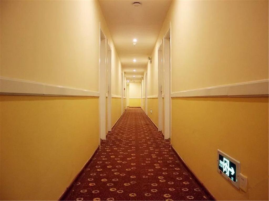 Шэньян: Home Inn Shenyang Shenbei University Town Normal University