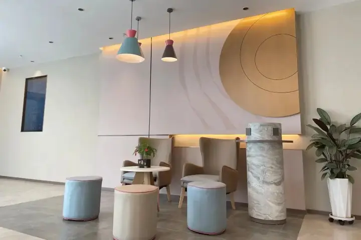 Шэньян: Home Inn Shenyang Xinmin Railway Station Branch