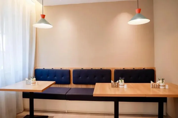Шэньян: Home Inn Shenyang Xinmin Railway Station Branch
