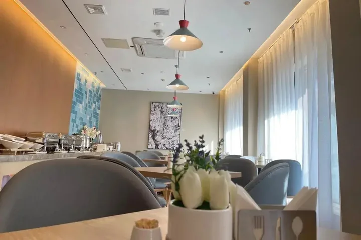 Шэньян: Home Inn Shenyang Xinmin Railway Station Branch