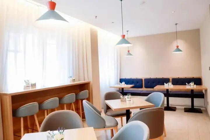 Шэньян: Home Inn Shenyang Xinmin Railway Station Branch