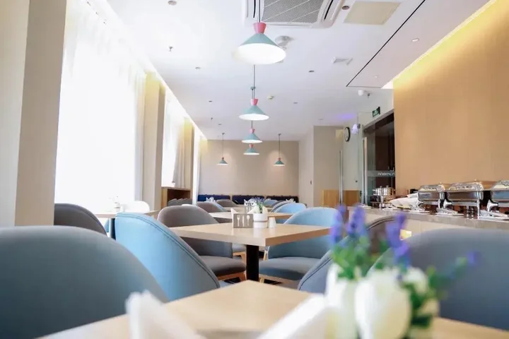 Шэньян: Home Inn Shenyang Xinmin Railway Station Branch