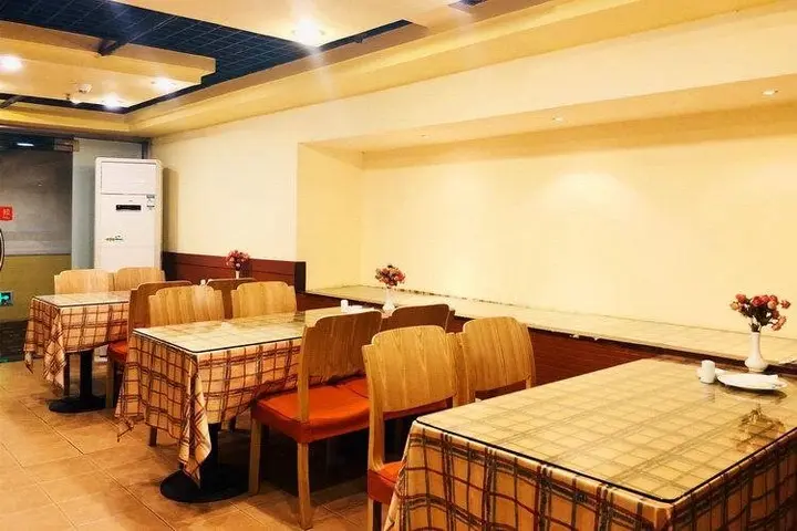 Чунцин: Home Inn Chongqing ShangQingSi