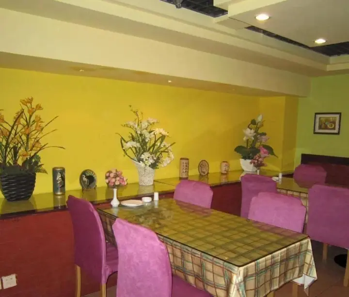 Чунцин: Home Inn Chongqing ShangQingSi
