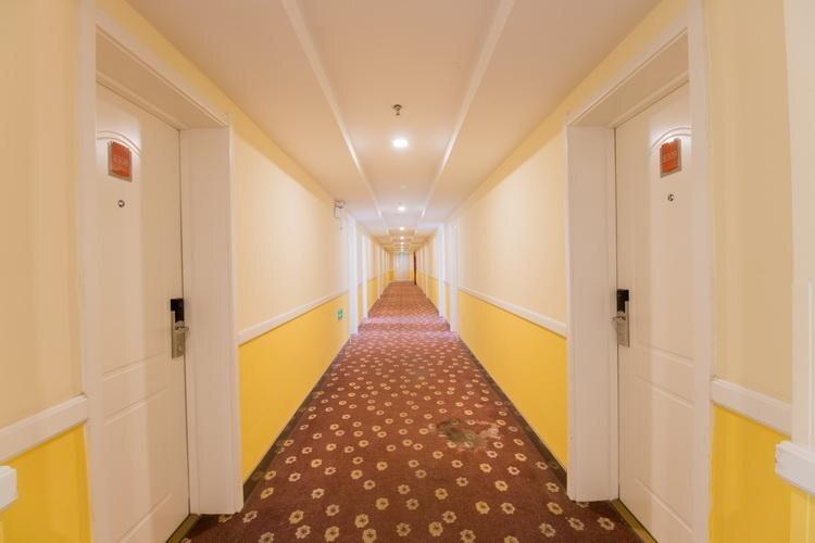 Пекин: Home Inn Beijing International Studies University South Gate Shuangqiao Metro Station