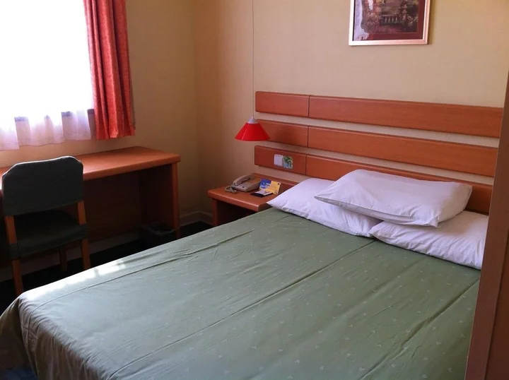 Шанхай: Home Inn Chang Feng
