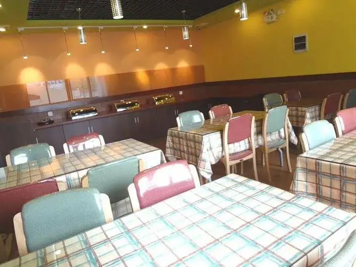 Шанхай: Home Inn Shanghai Quyang Business Centre Dabaishu Metro Station