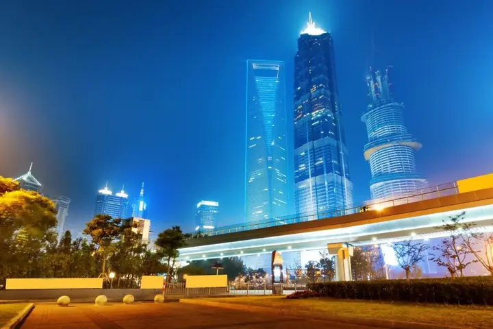Шанхай: Home Inn Shanghai Quyang Business Centre Dabaishu Metro Station