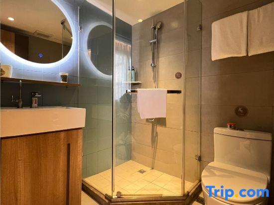 Шанхай: Home Inn Shanghai Changshou Road North Shanxi Road