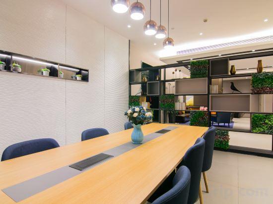 Шанхай: Home Inn Shanghai Lujiazui Finance Zone Pudong Avenue