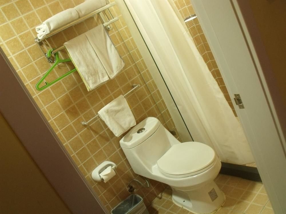 Шанхай: Home Inn Shanghai Lujiazui Finance Zone Pudong Avenue