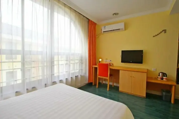Шанхай: Home Inn Fang Zhou Yuan