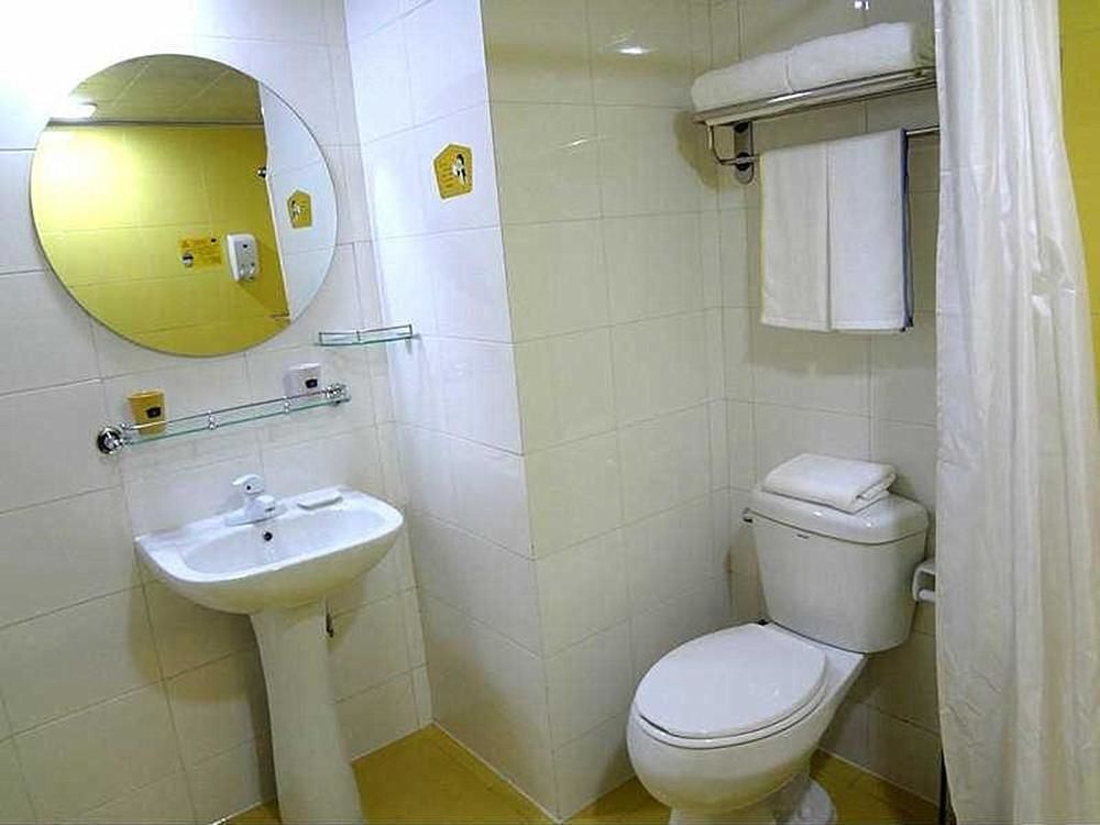 Шанхай: Home Inn Jiangwan Standium