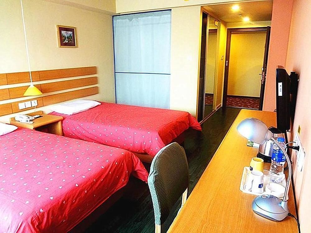 Шанхай: Home Inn Jiangwan Standium